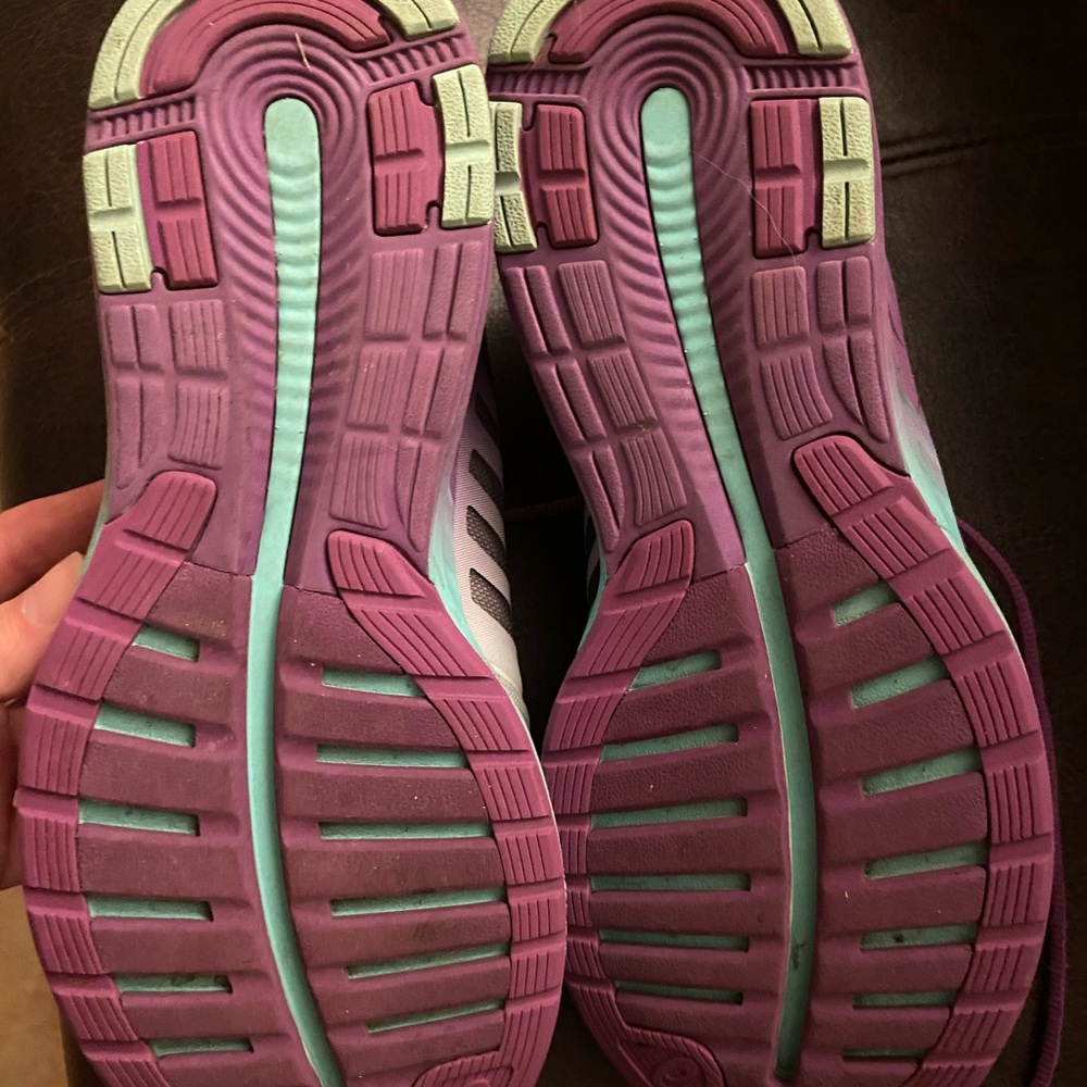 ASICS - Picture 3 of 3